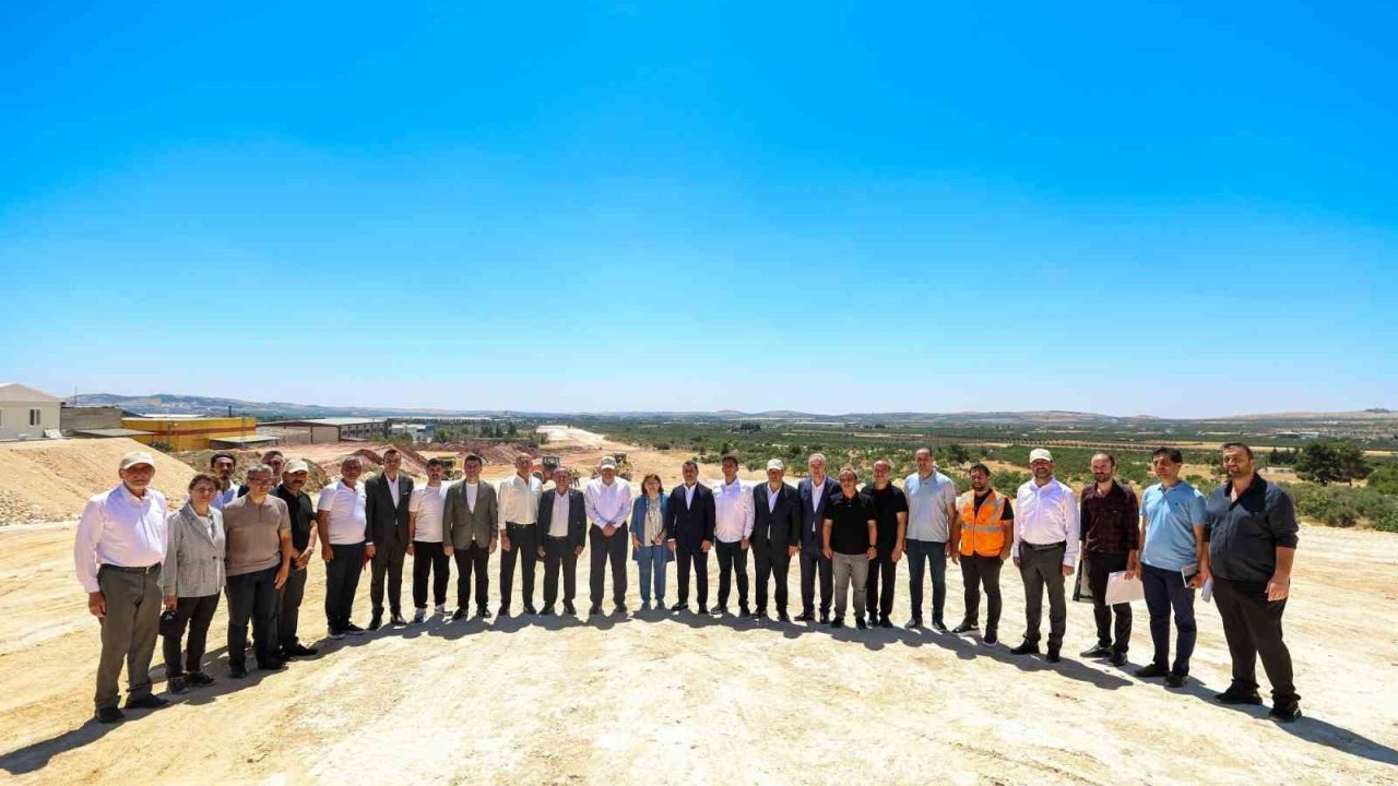 Şahin, Mavikent-Havalimanı yolu çalışmalarını inceledi