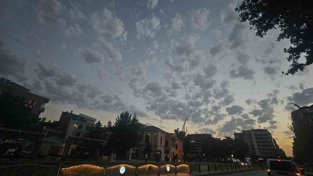 Elazığ’da  bulutların  görsel şöleni