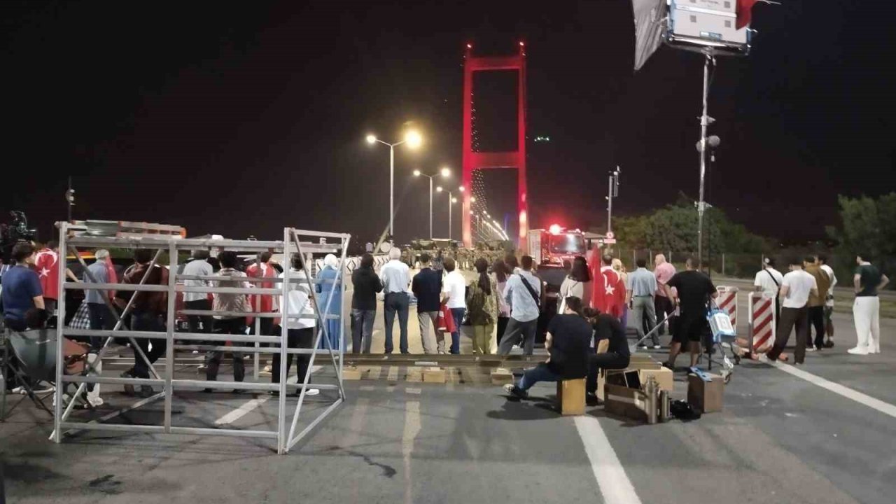 15 Temmuz Şehitler Köprüsü "Asırlık Gece" Belgesel çekimleri kapsamında trafiğe kapatıldı