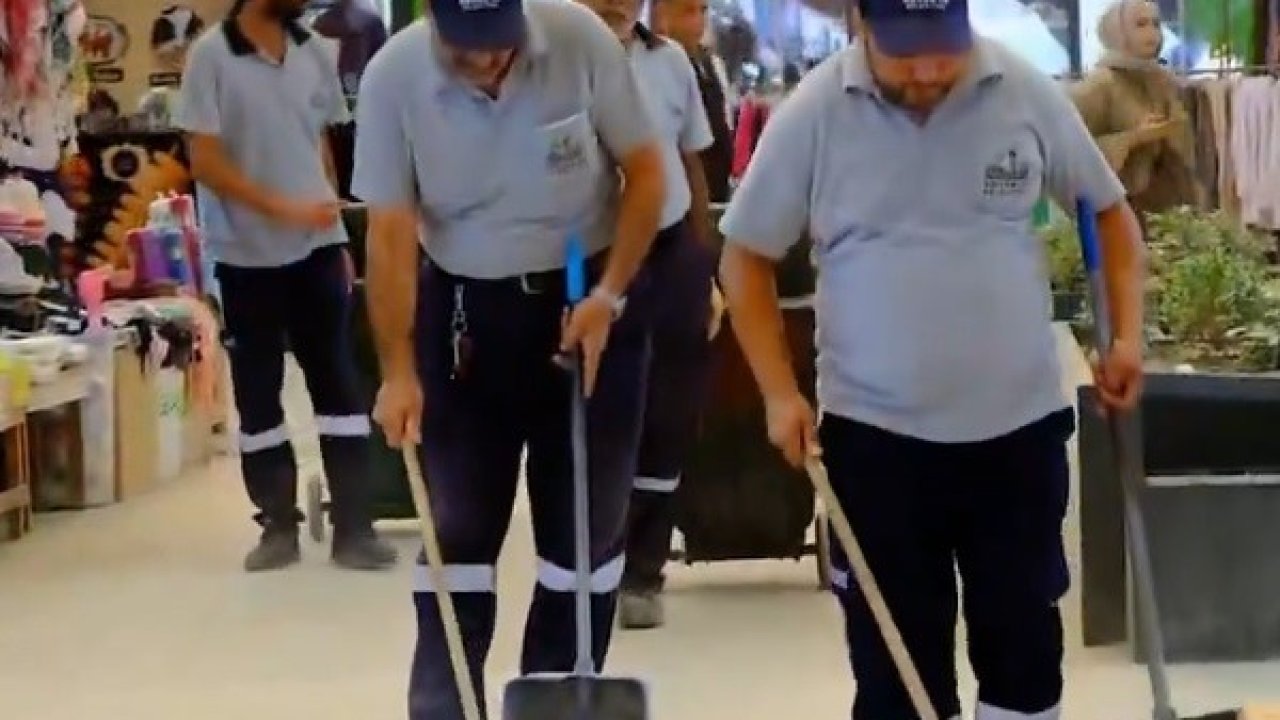 Antakya Belediyesi Uzun Çarşı’da temizlik çalışması gerçekleştirdi