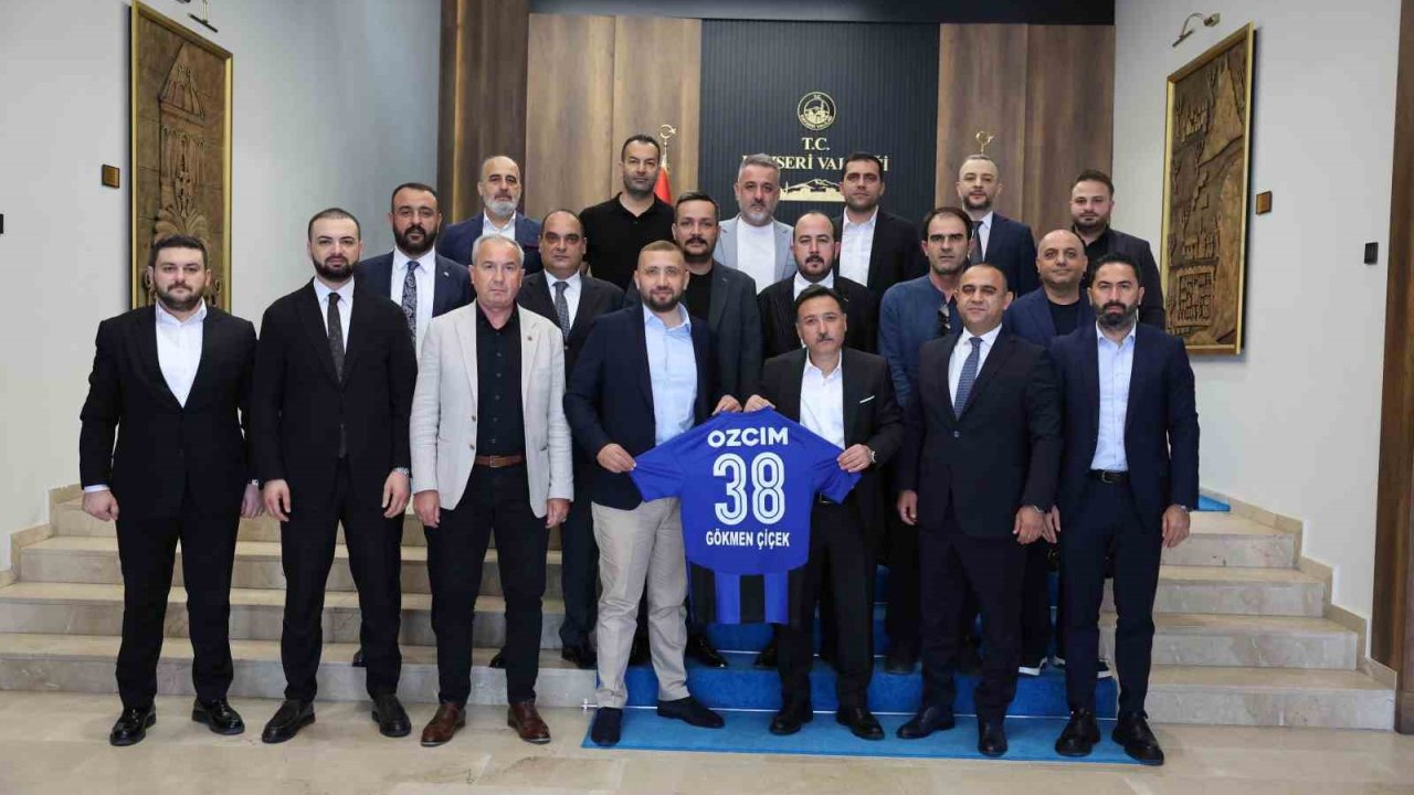 Erciyes 38 FK yönetiminden Vali Çiçek’e ziyaret
