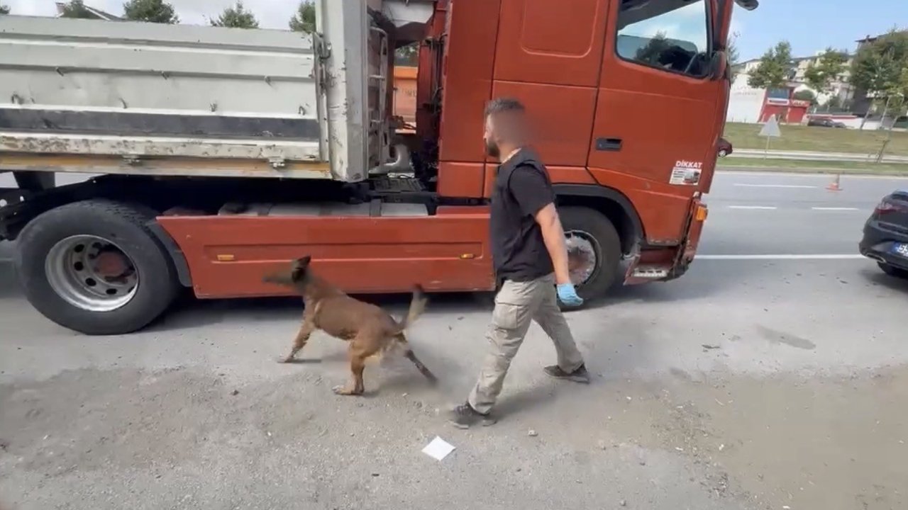 Tırın gizli bölmesinde 7 kilo metamfetamin ele geçirildi