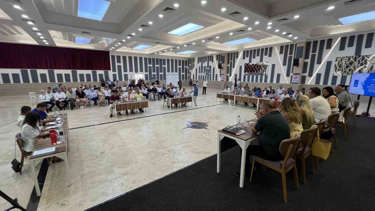 Kuşadası Meclisi’nde komisyonlar yenilendi, yeni projelere onay çıktı