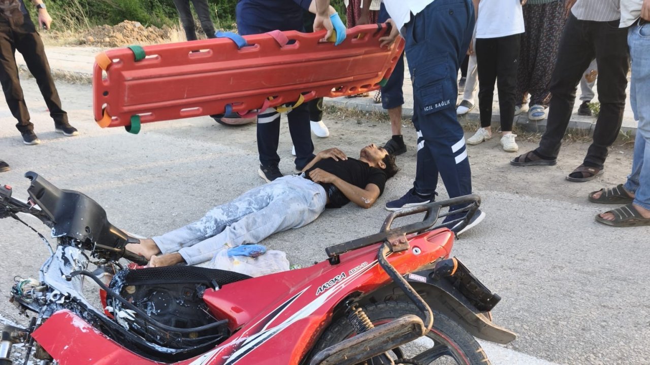 Forklifte çarpan motosiklet sürücüsü yaralandı