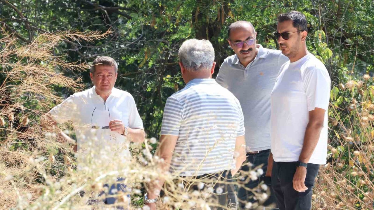İl Müdürü Şimşek’ten okulun yeni spor alanı projesine inceleme