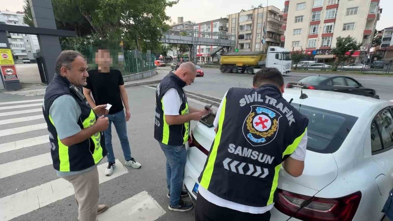 Samsun’da ’korsan taksi’ denetimi: 3 sürücüye 300 bin TL ceza