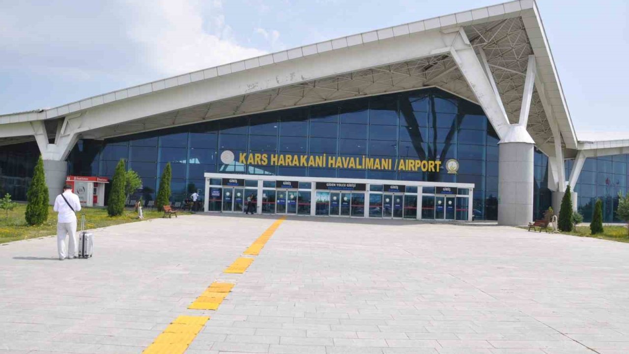 Kars Harakani Havalimanı’nda yolcu trafiği artıyor: İlk 6 Ayda 307 bin 797 yolcuya hizmet verildi