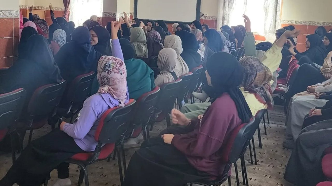 Kur’an kursu öğrencilerine kırmadan konuşmanın önemi anlatıldı