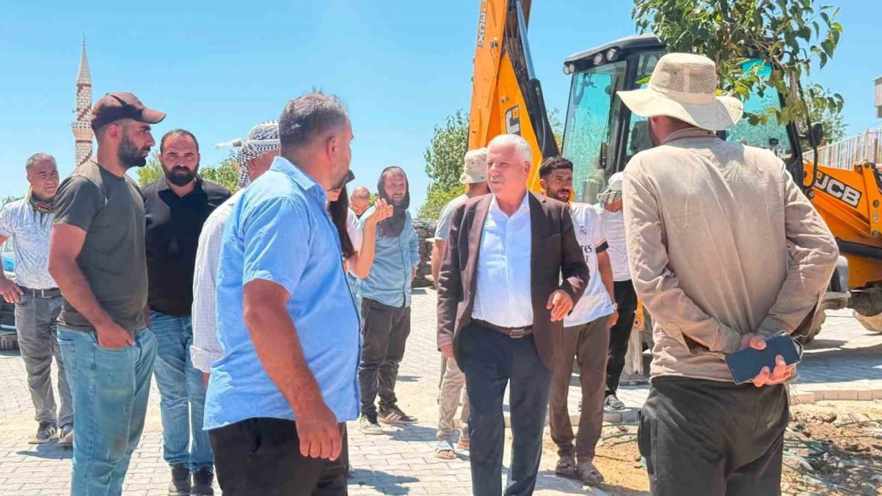 Çermikte kırsal mahalle yollarında çalışmalar sürüyor