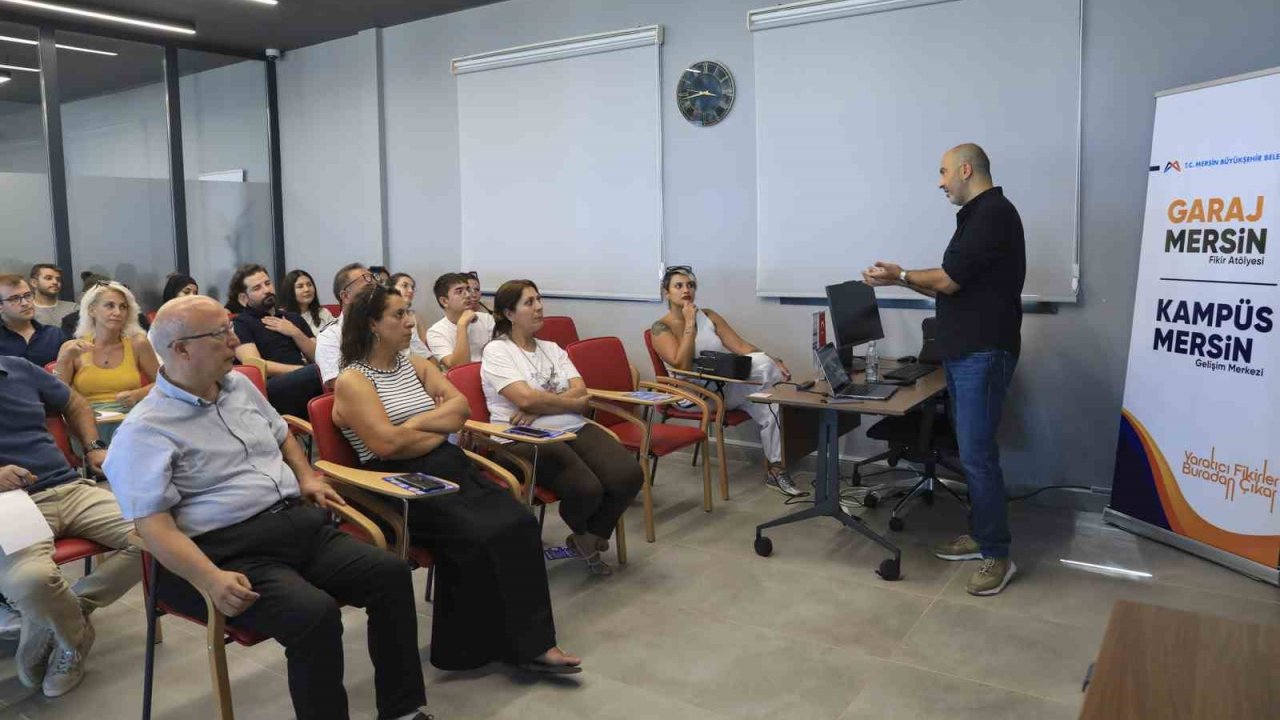 Mersin’de gençler dijital kariyer için LinkedIn eğitimi aldı