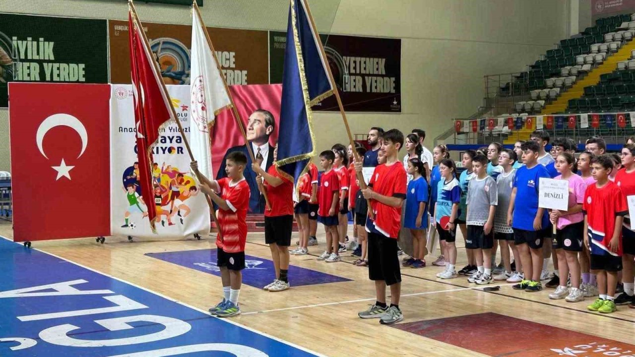 Muğla’da Anadolu Yıldızlar Ligi masa tenisi heyecanı başladı