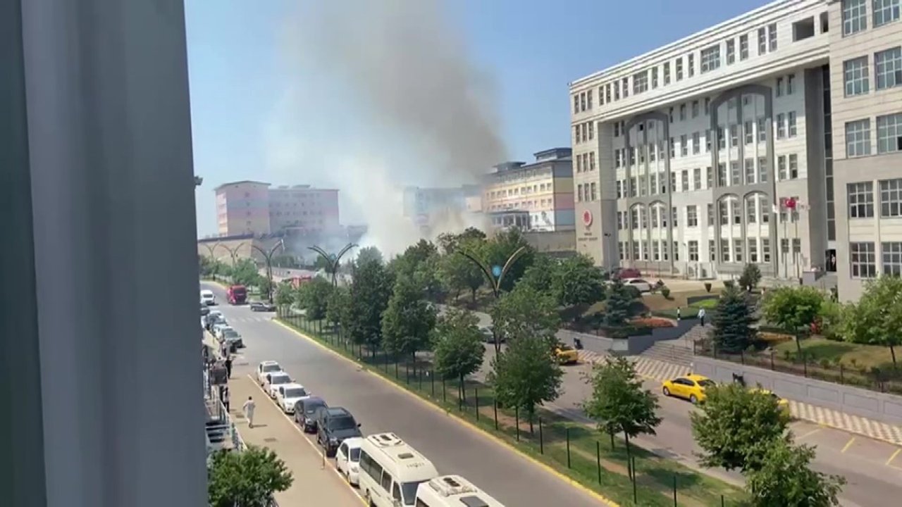 Adliye bahçesinde yangın çıktı