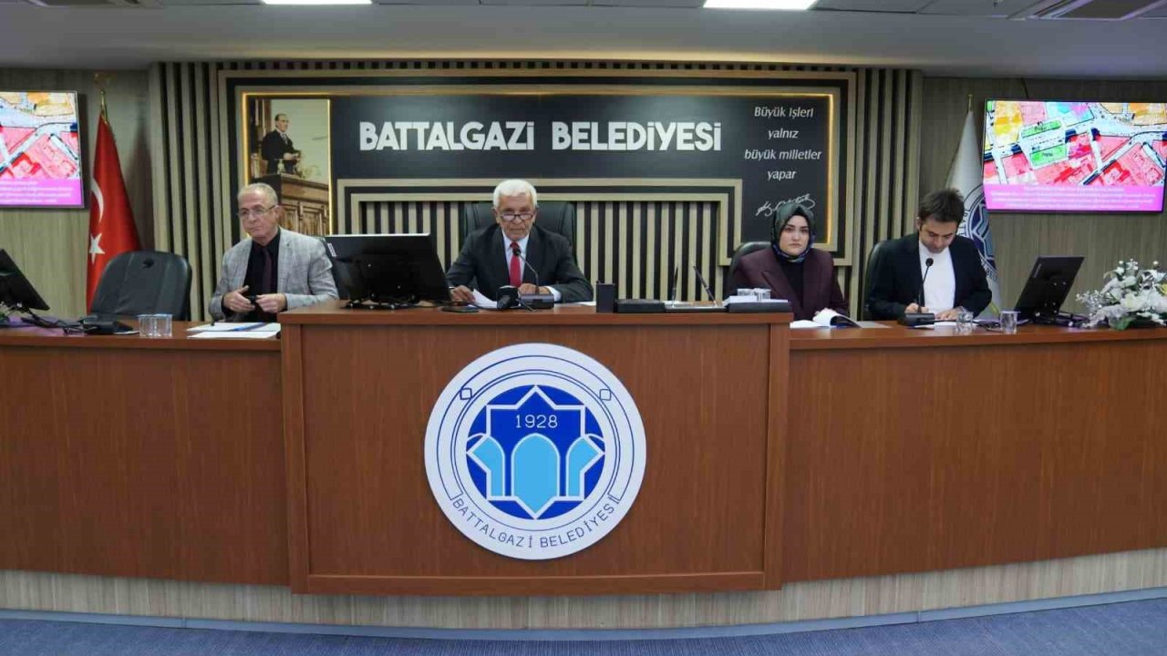 Battalgazi’de yol çalışmaları ilçe genelinde sürüyor
