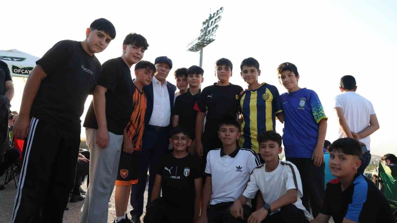 Başkan Sekmen: "Mavi beyaz sevdamızın her daim yanında olacağız"