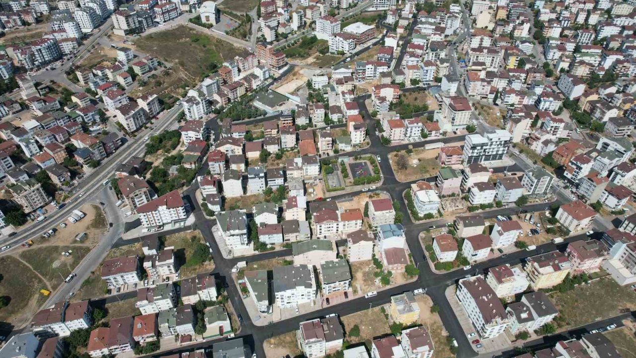 Çayırova’da Özgürlük Mahallesi’ne 4 bin ton asfalt serildi
