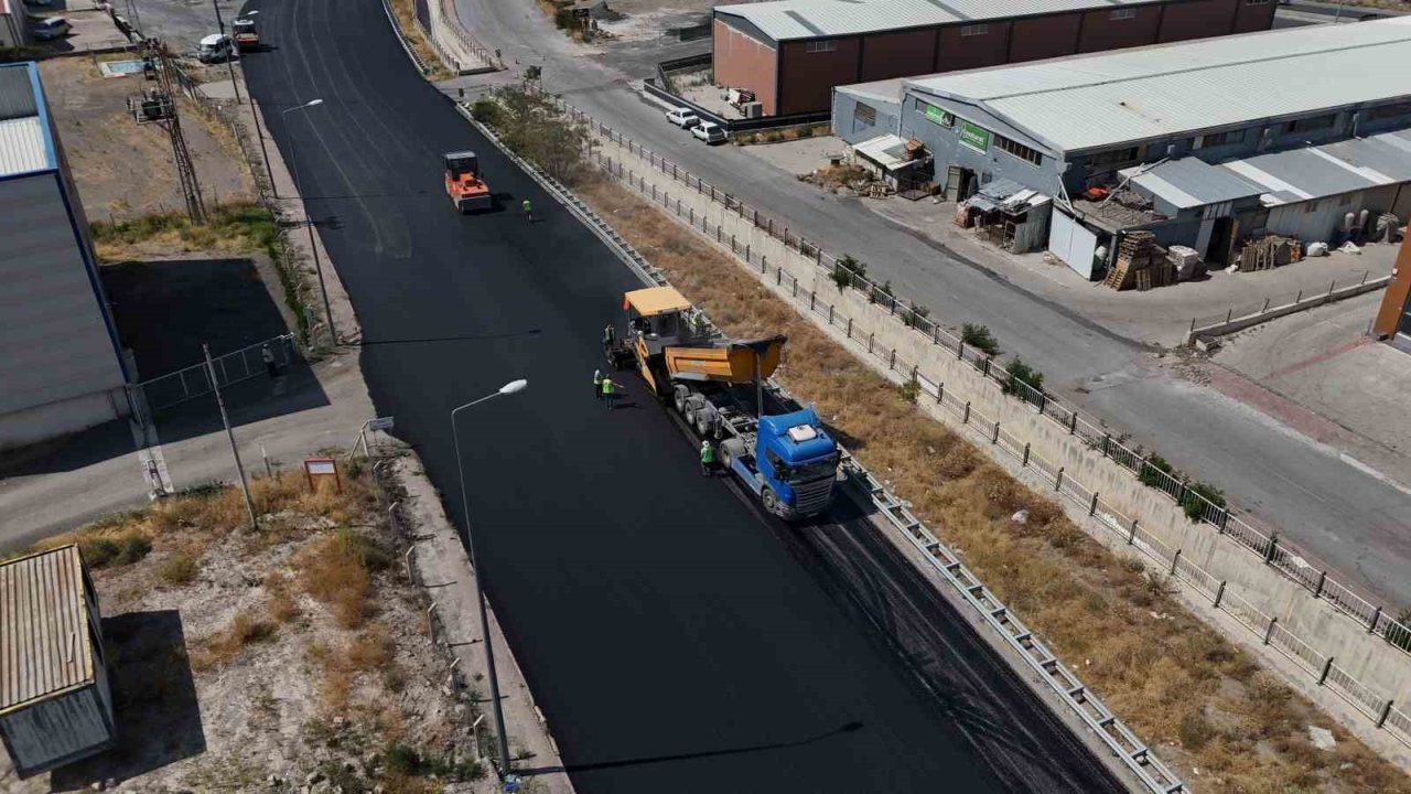 Büyükşehir’den Sazyolu Caddesi’nde 35 milyon TL’lik asfalt çalışması