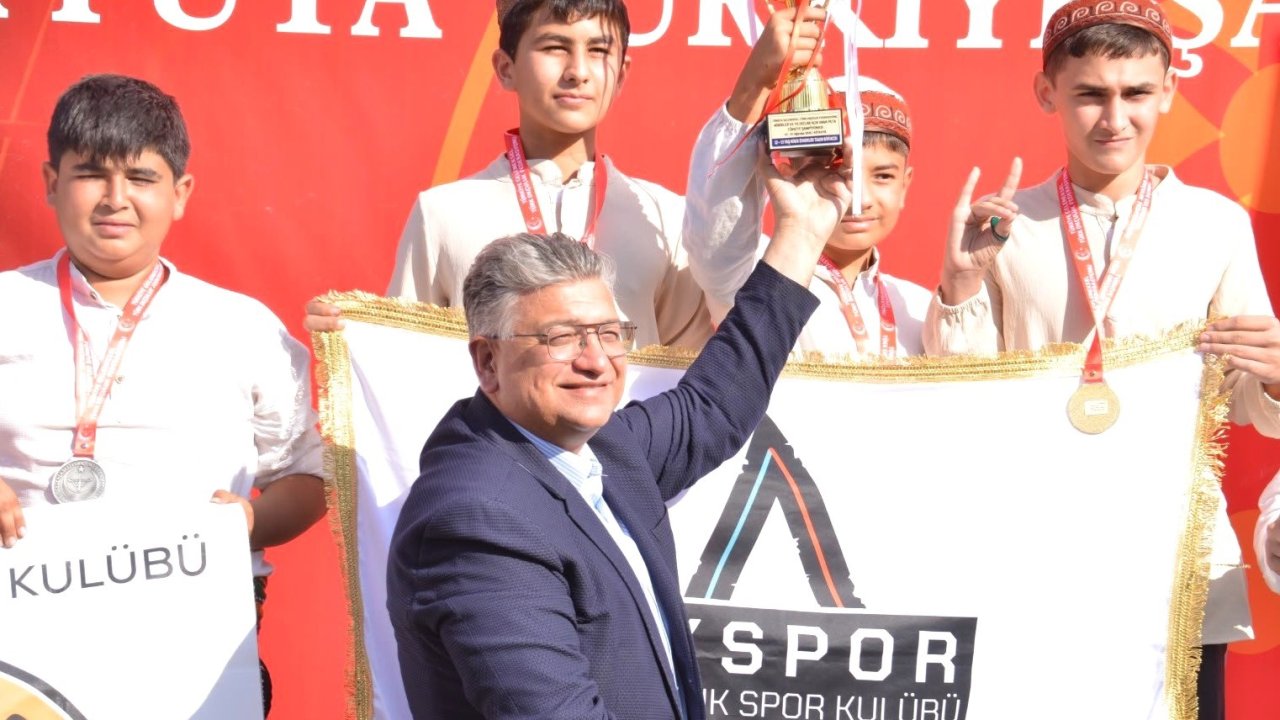Rektör Kızıltoprak: "Geleneksel Türk okçuluğu geleceğe taşınan bir medeniyet mirasıdır"