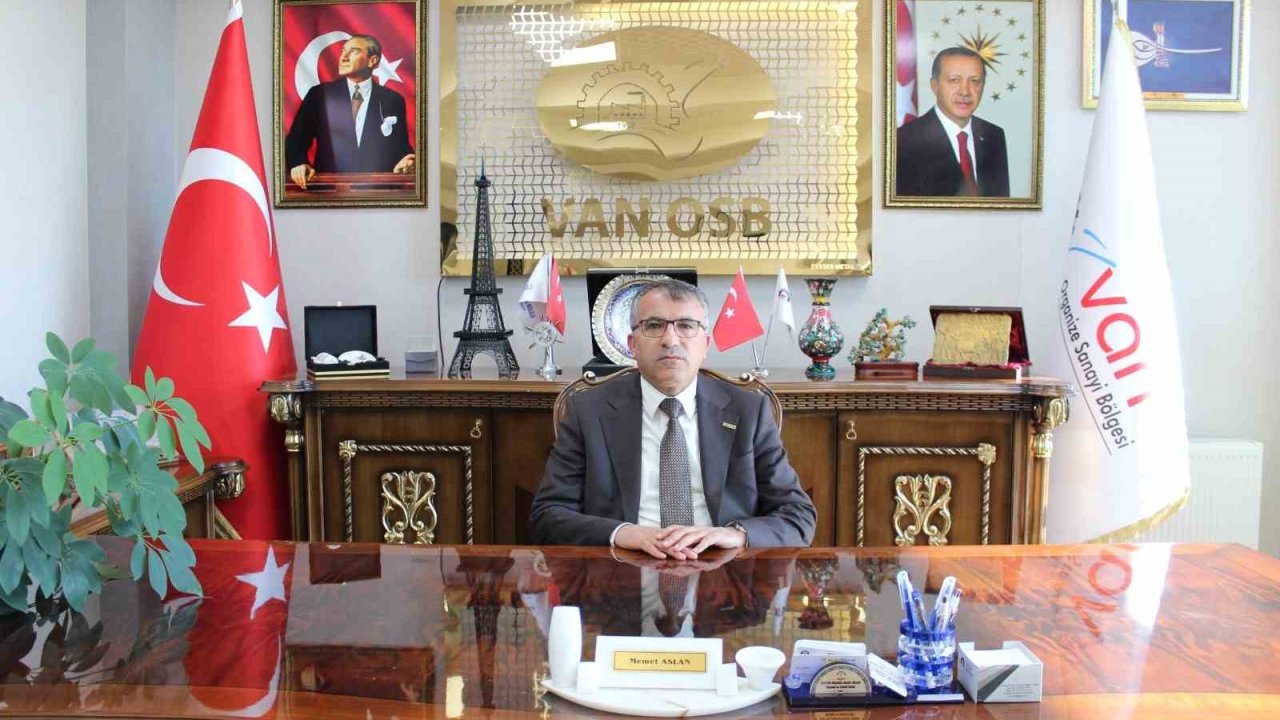 Memet Aslan: "Van hafif raylı sistem projesi, şehrimizin geleceğine yapılan en büyük yatırımlardan biridir"