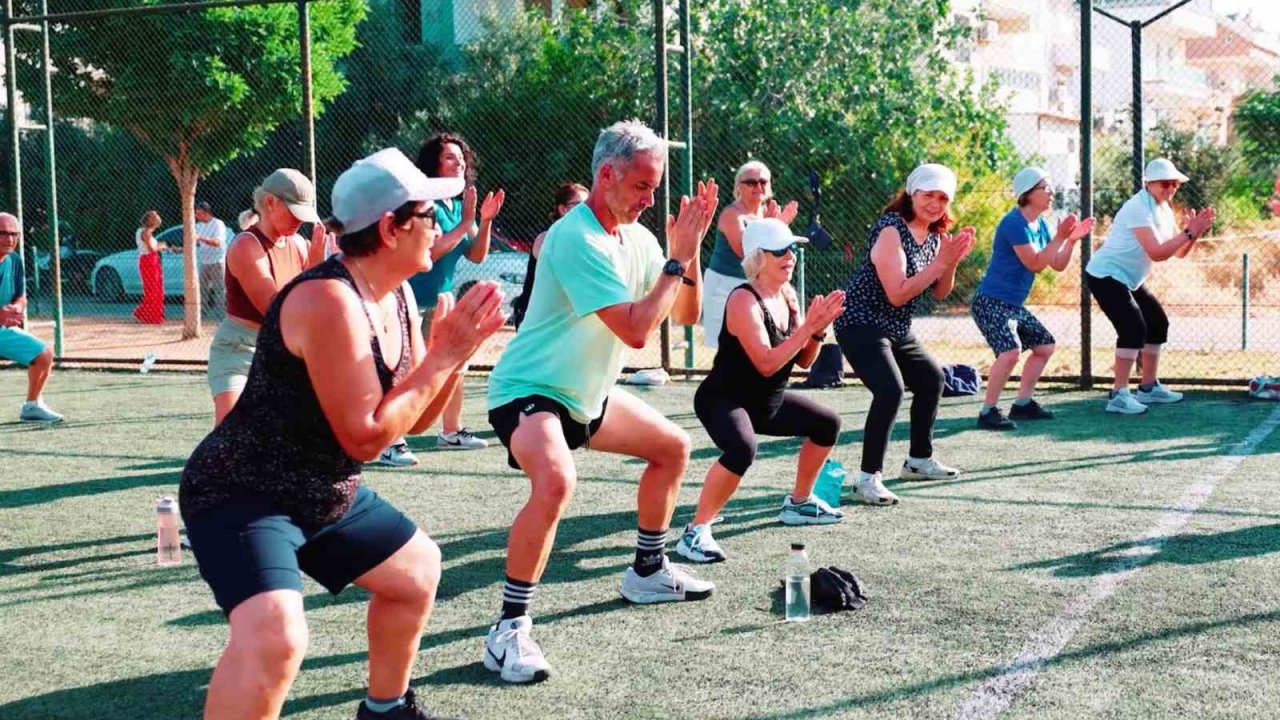 Didim’de ücretsiz sabah egzersizleri dört noktada sürüyor
