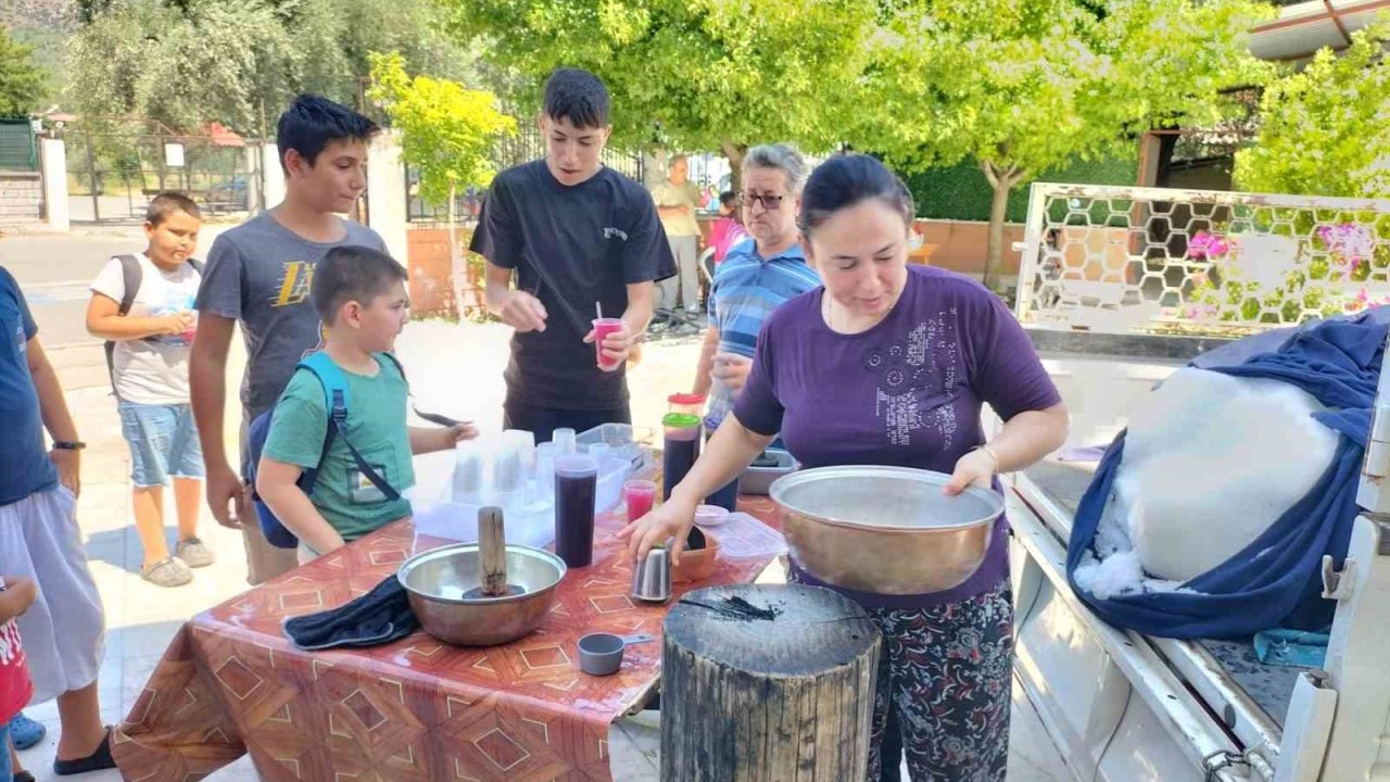 Hayırseverlerden yaz Kur’an kursu öğrencilerine tatlı sürpriz