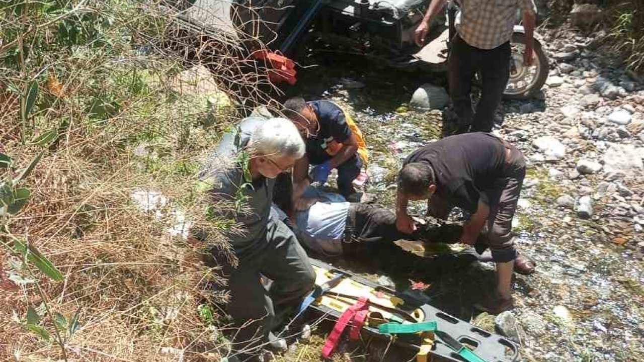 3 tekerlekli motor dere yatağına devrildi: Dede öldü, 2 torunu yaralandı