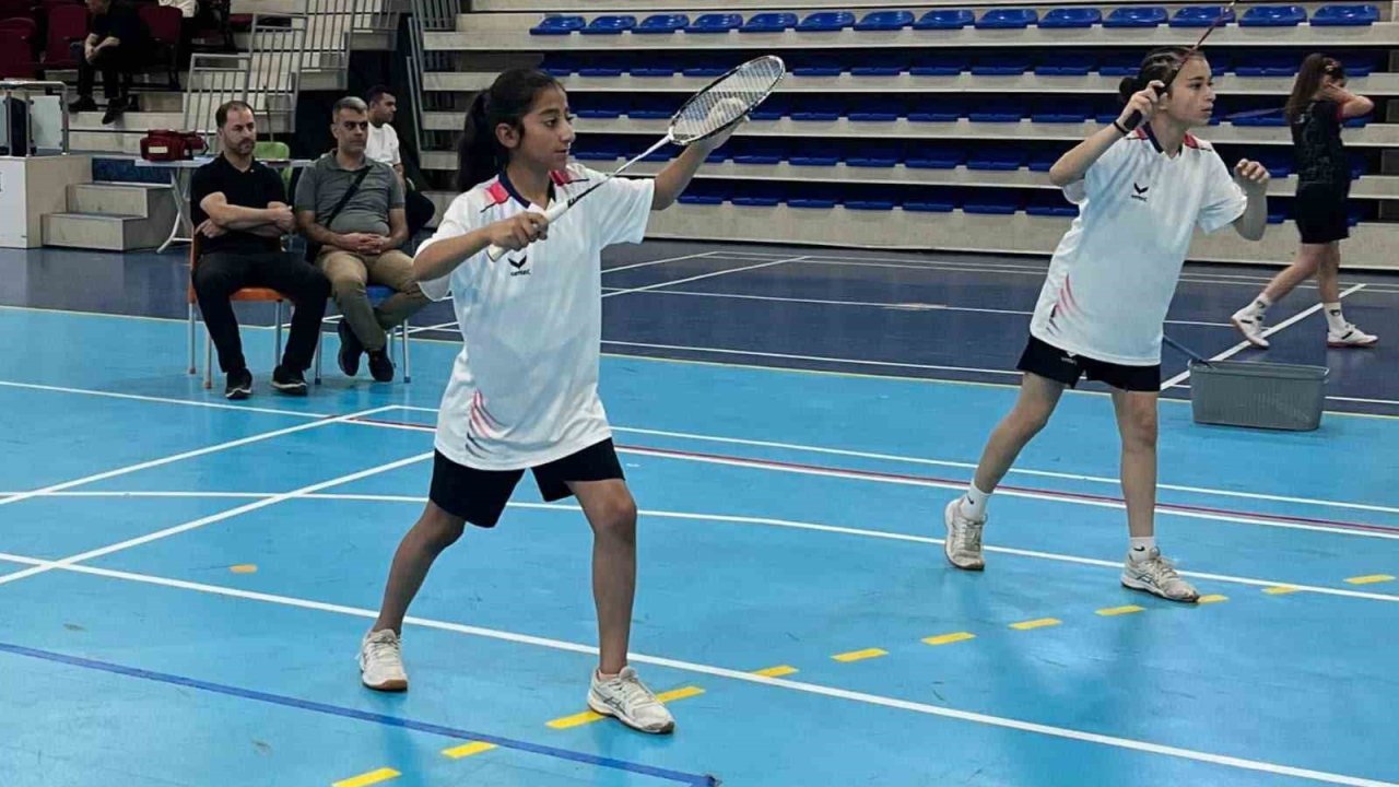 Elazığlı badmintoncular Türkiye finallerinde