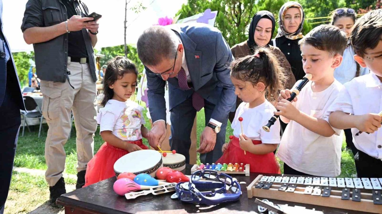 Vali Baruş, Oltu’da ADEM dönem sonu sergisinin açılışını yaptı