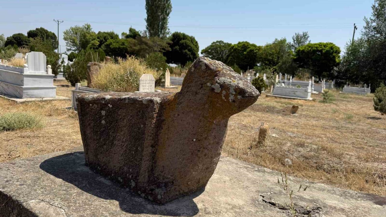 Iğdır’daki Koçbaşı Mezarlığı tarihe ışık tutuyor