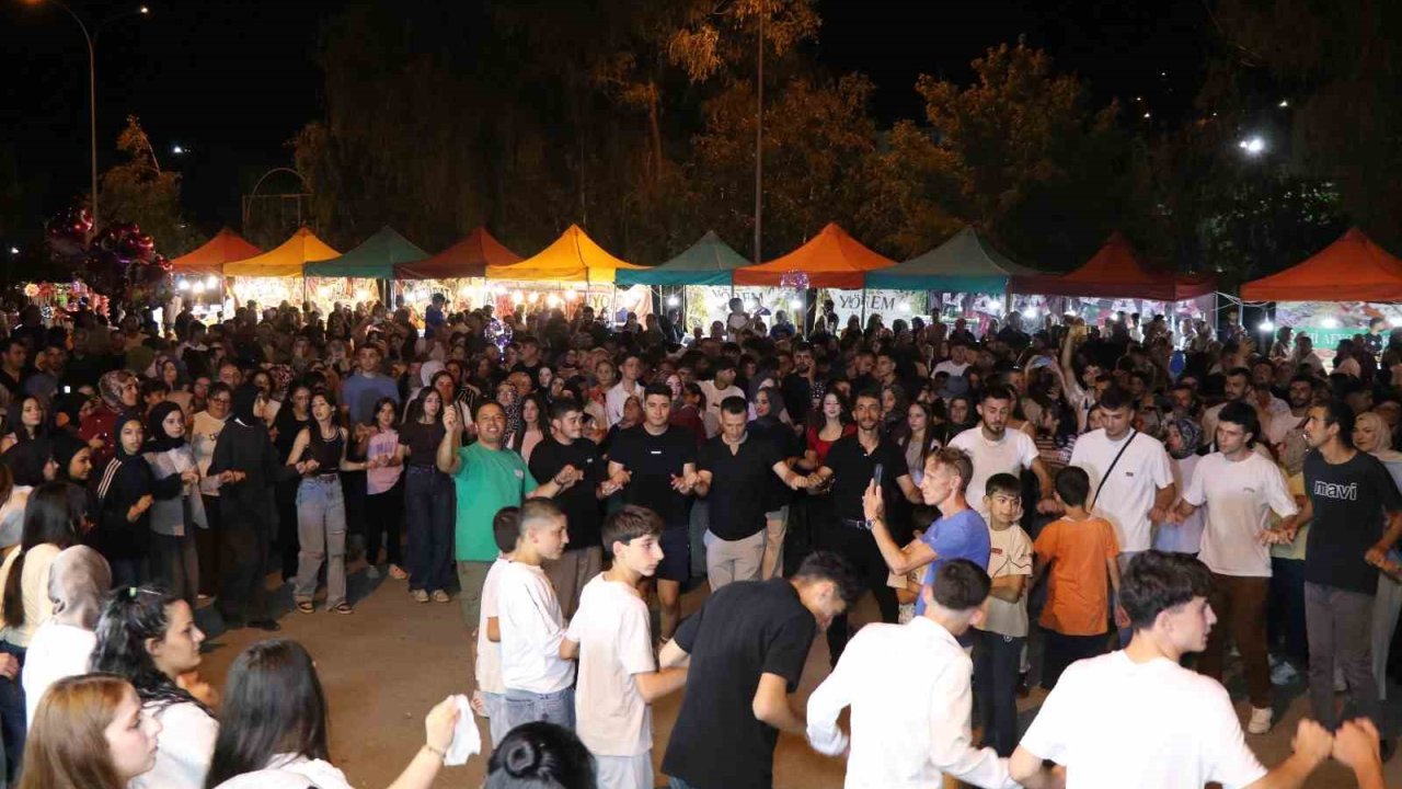 Oltu’da festival coşkusu konserle zirveye ulaştı
