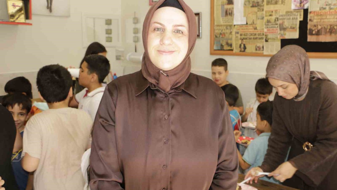 Daha önce hiç doğum günü kutlamayan çocuklar ilk kez bu sevinci yaşadı
