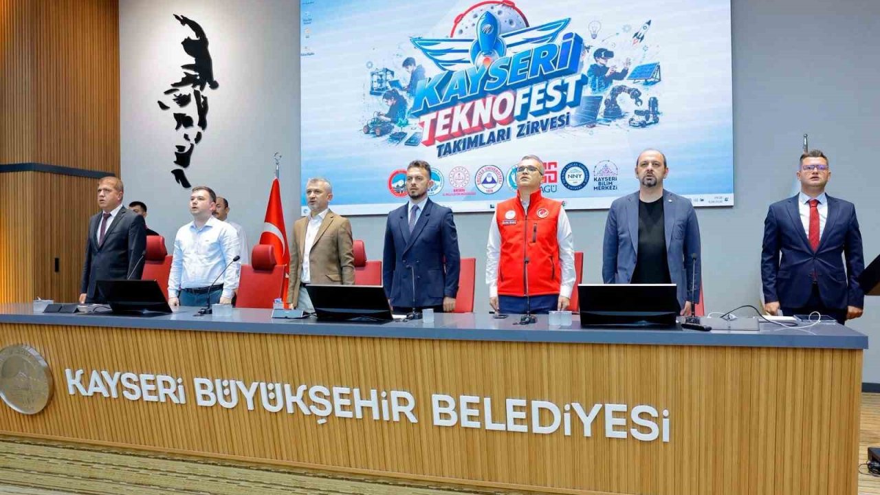 Başkan Büyükkılıç, TEKNOFEST gençliğiyle buluştu: "Kayseri’yi bilim ve teknolojinin merkezi yapacağız"