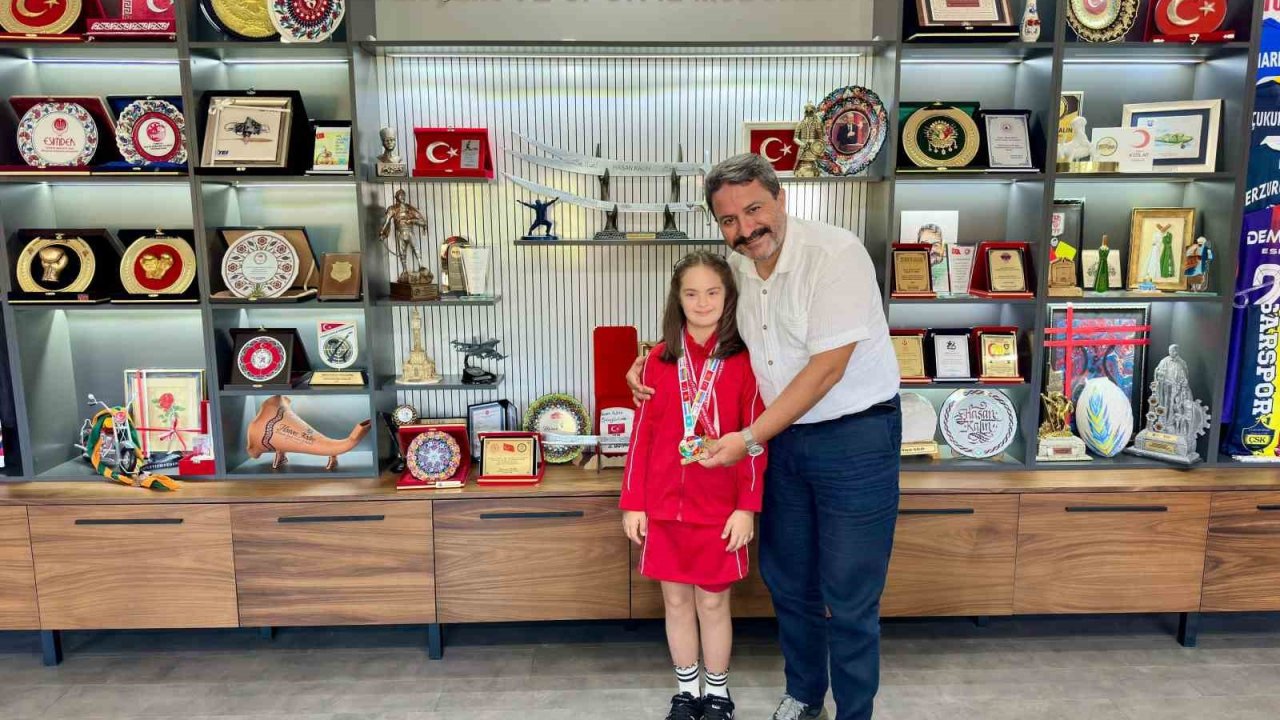 Özel sporcu Elif Ertek’in çifte başarısı gururlandırdı