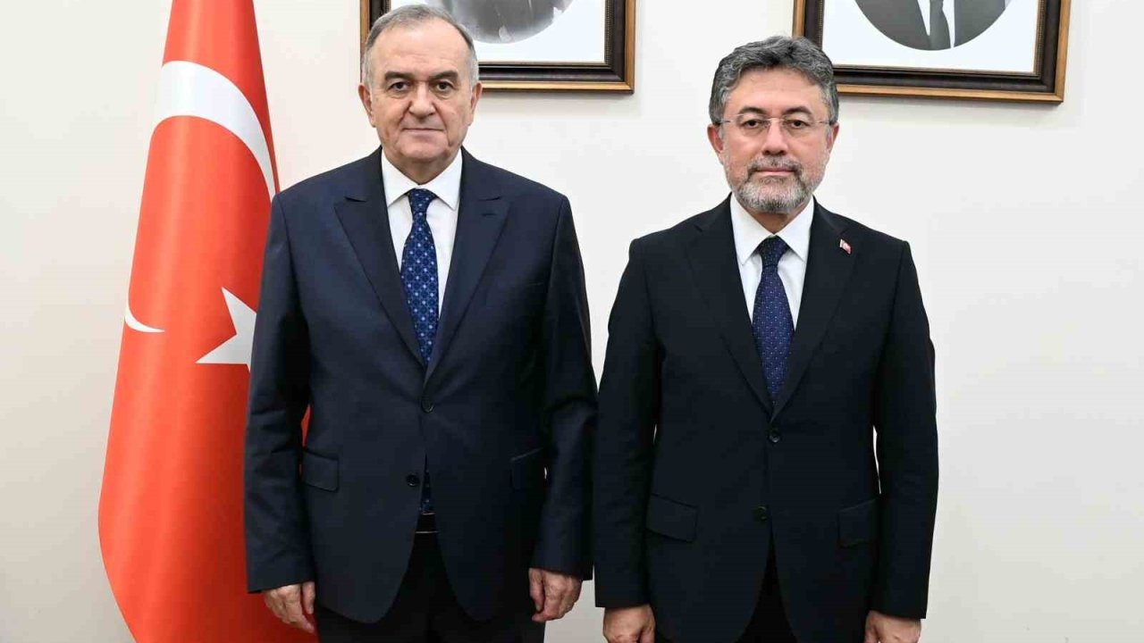 MHP’li Akçay üzüm üreticisinin sözcüsü oldu