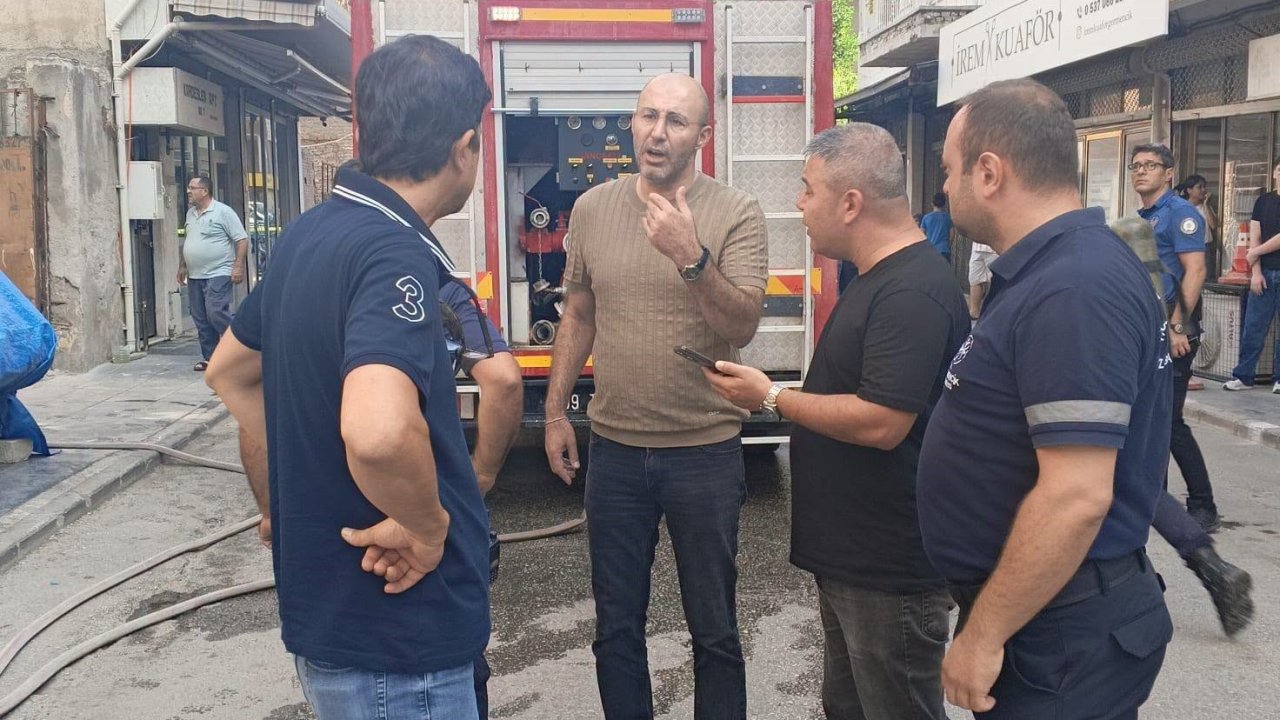 Başkan Zencirci, yanan mağazada incelemelerde bulundu
