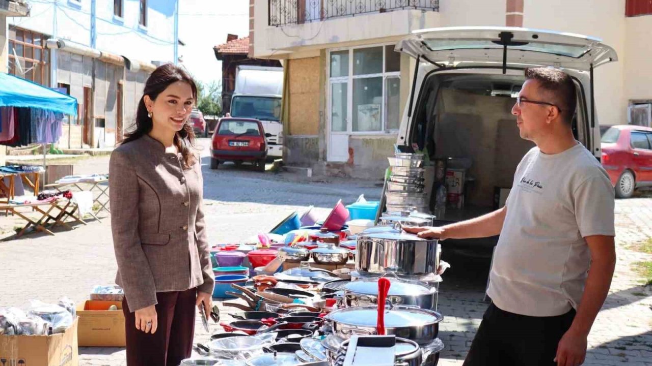 Kaymakam Feyza Yılmaz, pazarcı esnafı ve vatandaşlarla buluştu