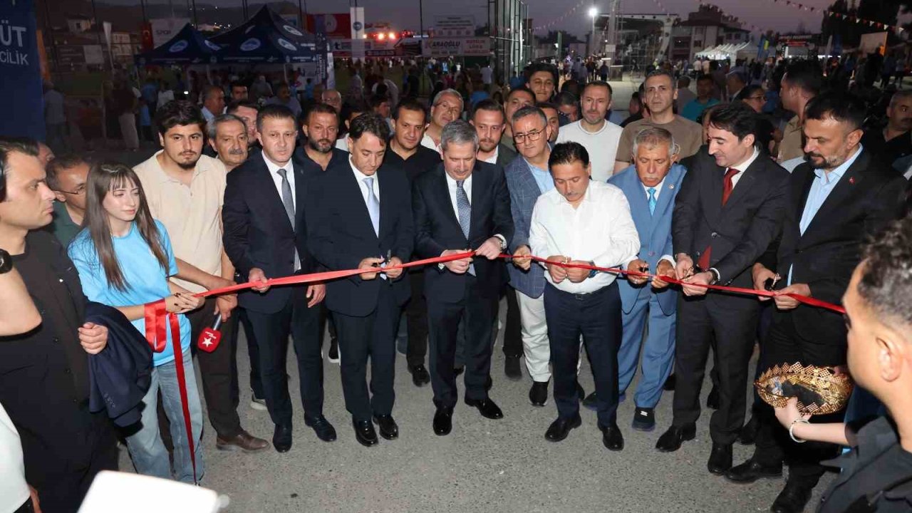 Büyükşehir Belediyesi Spor A.Ş., Âşık Seyrani Festivali’nde miniklerin neşesine ortak oldu