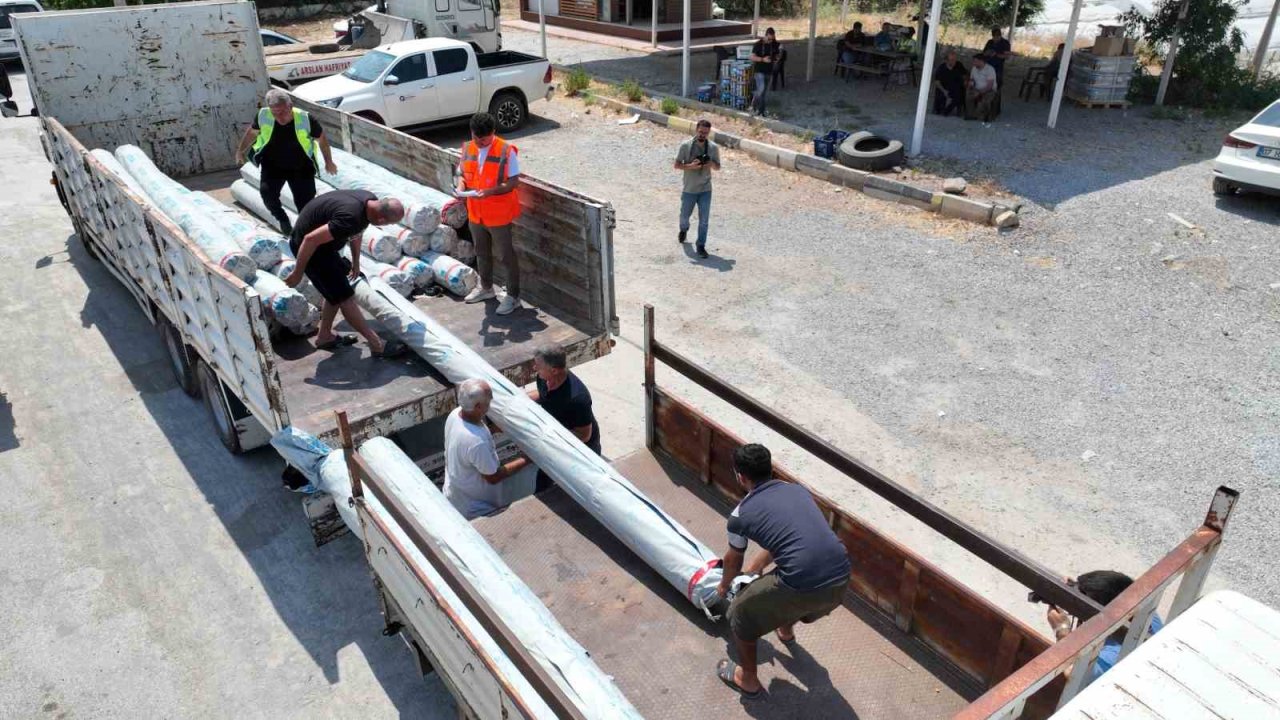 Alanya ve Gazipaşalı yangınzede üreticilere sera naylonu desteği