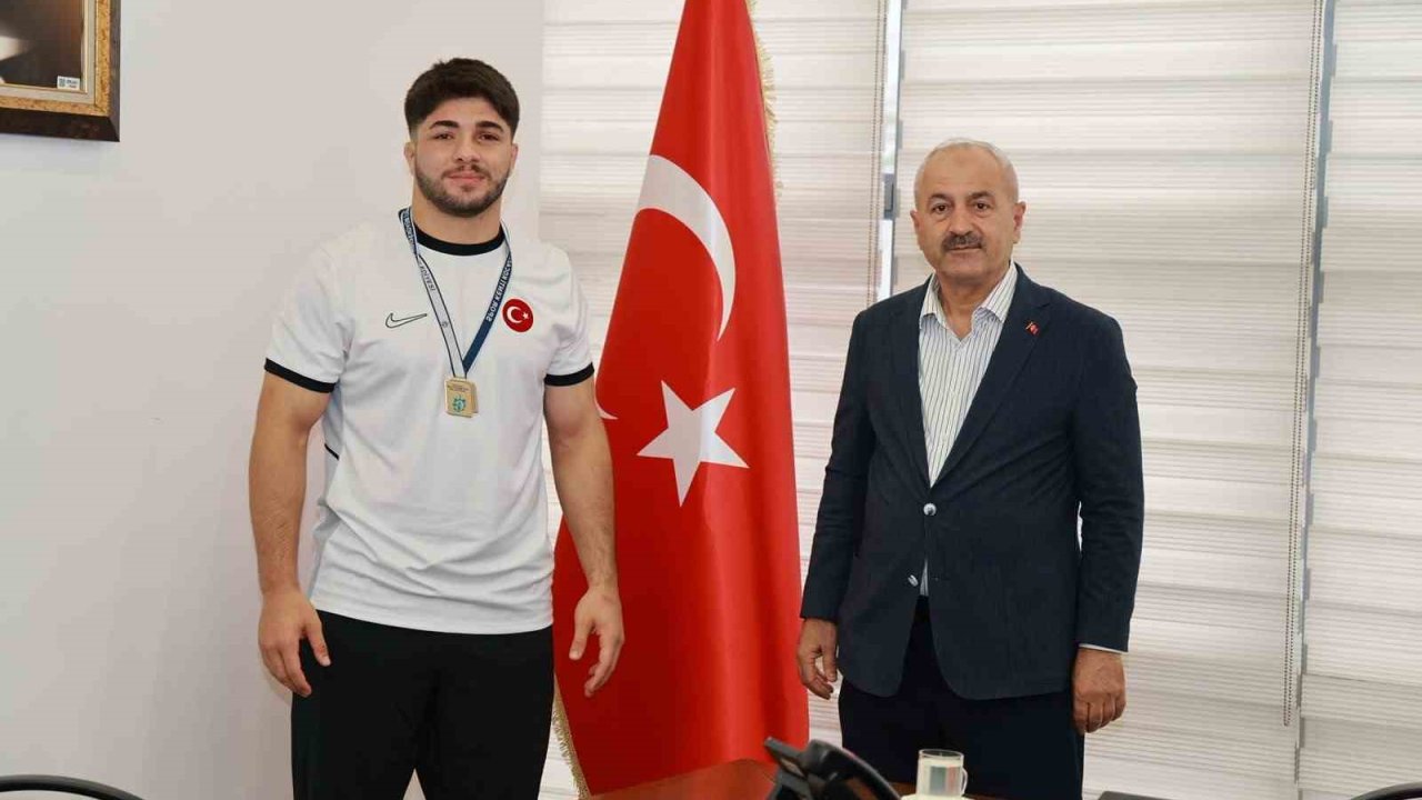 Güreşçi Alperen Tokgöz Akdeniz Oyunları’nda Türkiye’yi temsil edecek