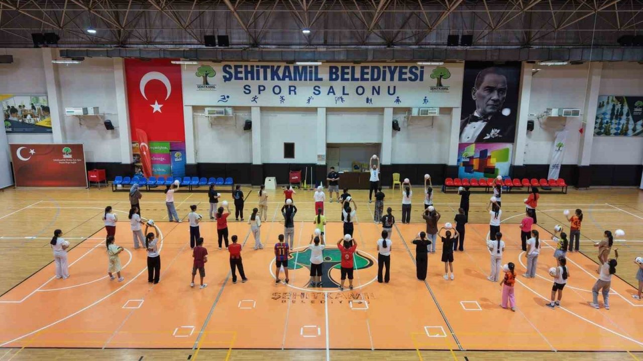 Çocuklar geleceğe Şehitkamil’de hazırlanıyor