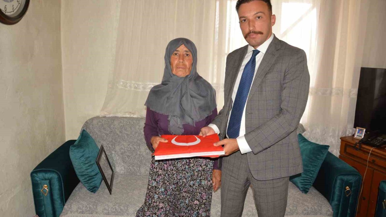 Başsavcı Ozan Kapıcı, şehit annesini evinde ziyaret etti
