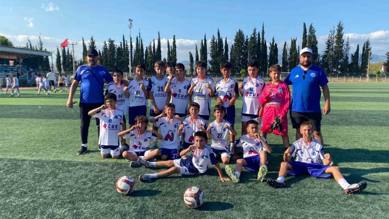 1299 Bilecikspor Kulübü’nün minik futbolcuları göz doldurdu