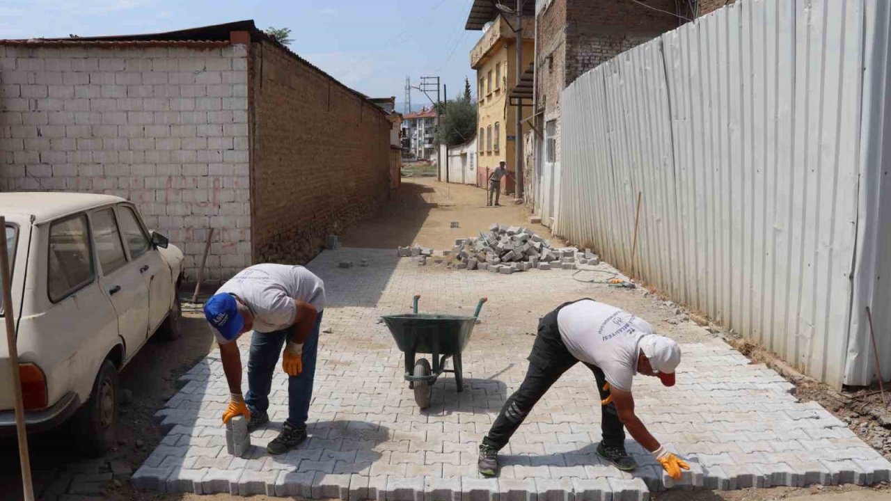 Nazilli Belediyesi yol çalışmalarını sürdürüyor