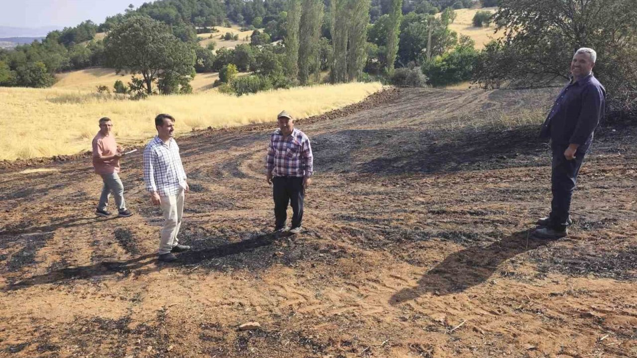 Kütahya Mustafalar köyünde yangın sonrası zarar gören alanlarda hasar tespit çalışması