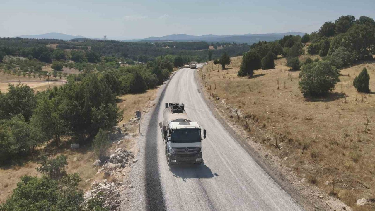Büyükşehir Harmancık’ta da yolları yeniliyor