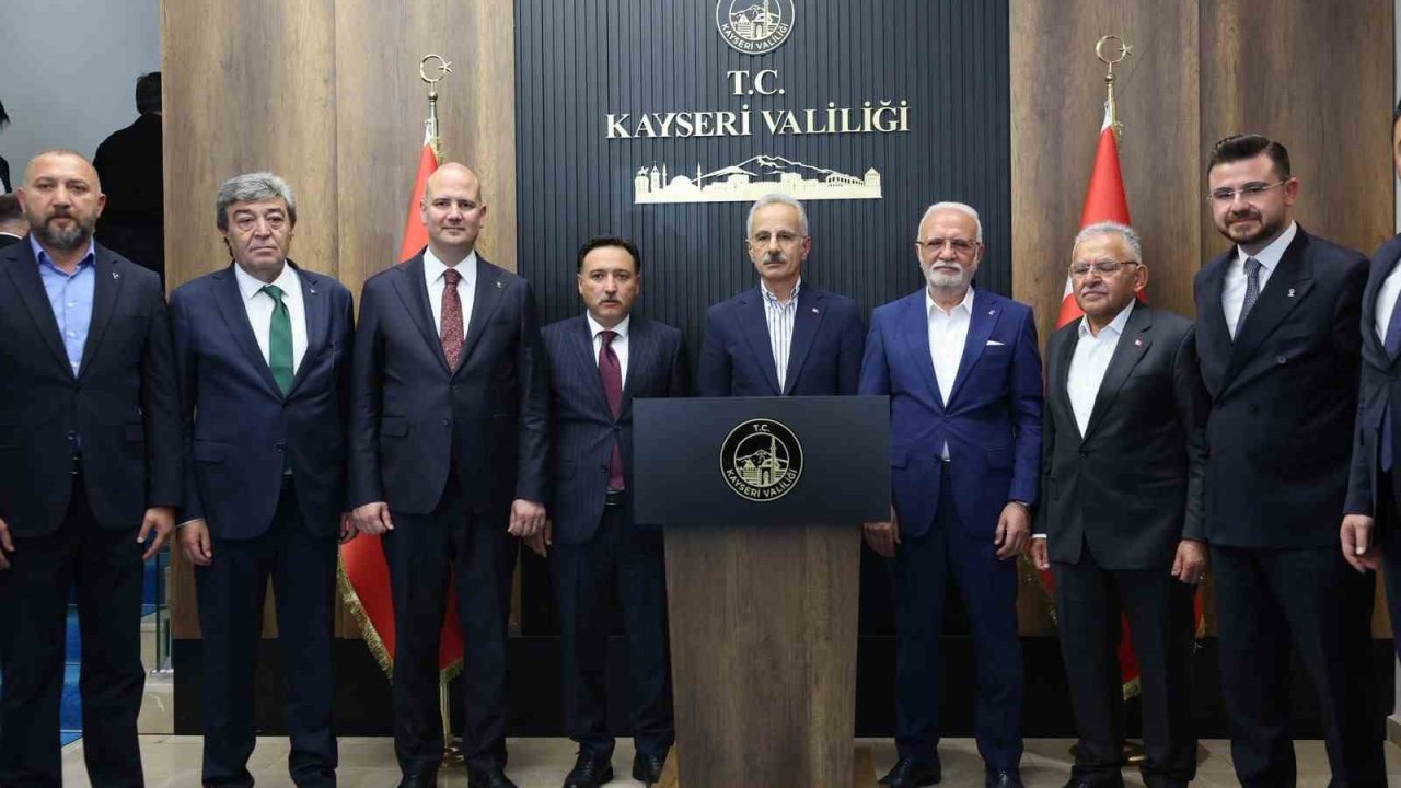 Bakan Uraloğlu’ndan Vali Çiçek’e ziyaret