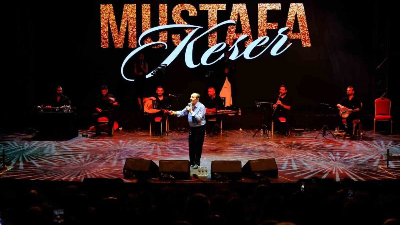 Mustafa Keser’den müzik ve kahkaha dolu gece