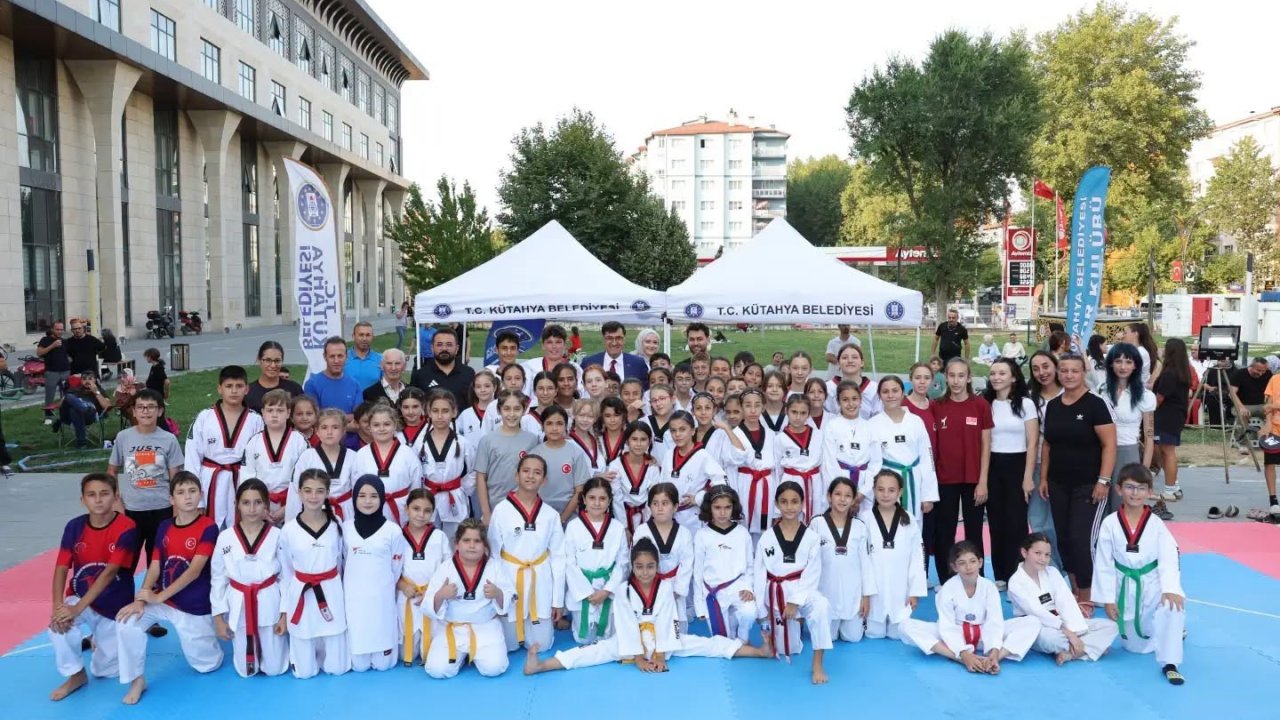 Minik Tekvandocular Kütahya’da dostluk için mücadele etti