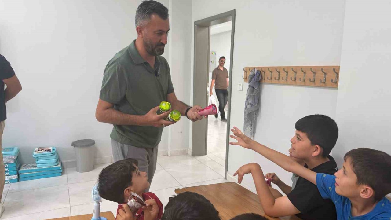 AK Parti Ağrı İl Başkanı Yıldız, öğrencilerin sosyal medya davetini geri çevirmedi