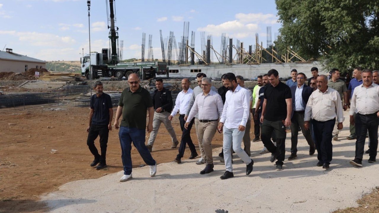 Vali Çelik, Karlıova’daki eğitim yatırımlarını yerinde inceledi