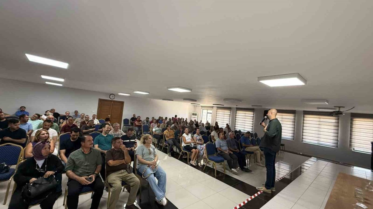 Antakya ve Defne’deki okul idarecilerine kadına yönelik şiddetle mücadele semineri verildi